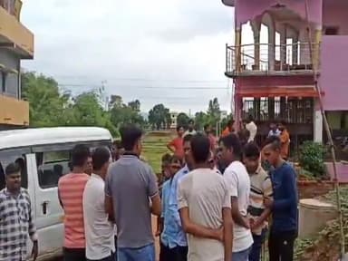 तिलौथू: तूतही पुल के समीप झोलाछाप डॉक्टर ने ली जच्चे-बच्चे की जान, अस्पताल छोड़कर फरार हुए डॉक्टर