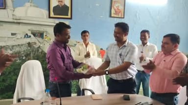 पीरटांड: प्रखंड मुख्यालय में पदाधिकारी एवं कर्मियों के साथ नए BDO ने की परिचय बैठक