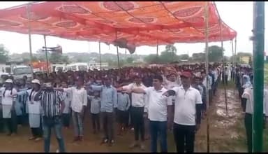 सरमथुरा: राजकीय उच्च माध्यमिक विद्यालय में बारिश के बीच राजीव गांधी ओलम्पिक खेल का हुआ शुभारंभ, MLA खिलाड़ी लाल बैरवा ने की शिरकत