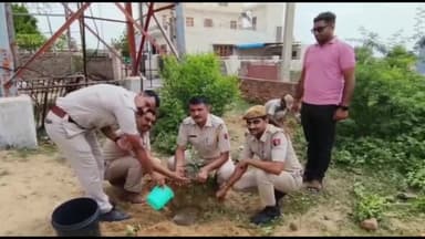 सरदारशहर: सरदारशहर पुलिस थाने में थाना अधिकारी मदनलाल बिश्नोई पौधारोपण कर पर्यावरण बचाने की ली शपथ
