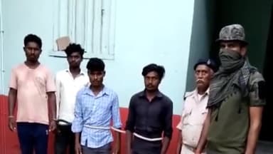 गया टाउन सीडी ब्लॉक: चाकन्द बाजार से शराब के नशे की हालत में मारपीट कर रहे चार युवकों को पुलिस ने किया गिरफ्तार