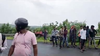 सिरोंज: कांकड़ खेड़ी की घाटी पर तेज़ रफ्तार बस ने बाइक को मारी टक्कर,एक व्यक्ति की हुई मौत,एक व्यक्ति हुआ गंभीर घायल