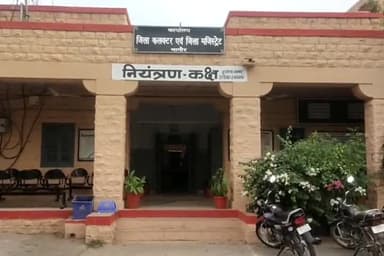 नागौर: नागौर में झुझंडा के ग्रामीणों ने जिला कलक्टर को सौंपा ज्ञापन
सरकारी भूमि से अवैध अतिक्रमण हटाने की रखी मांग