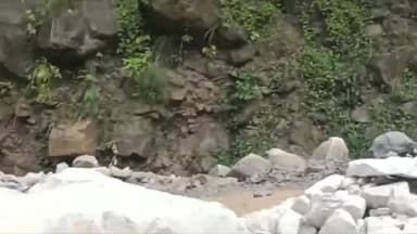 घाट: नंदा नगर तहसील क्षेत्र में अभी भी 5 ग्रामीण मार्ग अवरुद्ध, लोगों को आवाजाही में हो रही काफी दिक्कतें