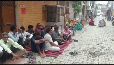 हाथरस: आवास विकास कॉलोनी में एक युवक ने घर के कमरे में अज्ञात कारणों के चलते फांसी लगाकर की आत्महत्या