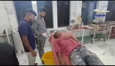 हमीरपुर: वी मार्ट के पास बाइक सवार चार युवक नशे की हालत मे ई रिक्शा से टकराये, जिला अस्पताल मे भर्ती