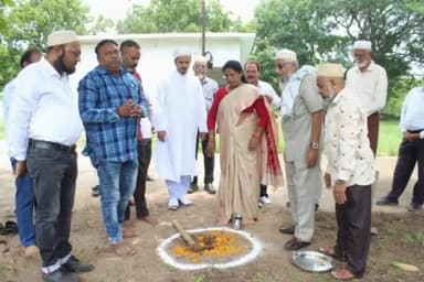 राजनांदगांव: मुख्यमंत्री की घोषणा के अनुरूप शहर के दाऊदी बोहरा कब्रिस्तान में बनेगा सामुदायिक भवन, महापौर ने किया भूमि-पूजन