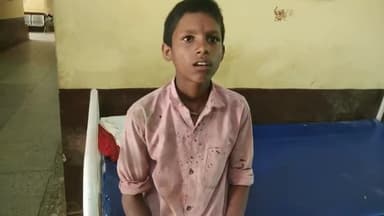 अतर्रा: हस्तम गांव में खेत से साइकिल से वापस घर जा रहे 12 वर्षीय बालक को अज्ञात वाहन ने मारी टक्कर, बालक हुआ घायल