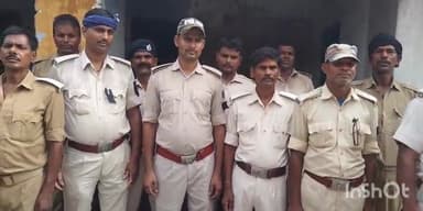 गोगरी: गोगरी थाना क्षेत्र अंतर्गत दफादार एवं चौकीदार के द्वारा सरकार के विरोध काला बिल्ला लगाकर किया गया कार्य