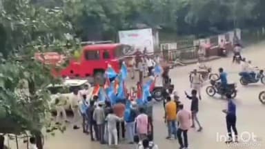 सिवनी: मैहर एवं विदिशा में छात्राओं के साथ घटित हुई घटना को लेकर छात्र संघ ने कचहरी चौक में मुख्यमंत्री का पुतला किया दहन