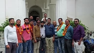 अजयगढ़: अजयगढ़ में पत्रकार एकता मंच चुनाव सम्पन्न 
अमित जड़िया समन्वयक
सचिव चंद्रप्रकाश सेन सहसमन्वयक संदीप अनिल गुप्ता सहसचिव बने