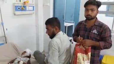 मुरादाबाद: काजीपुरा में घर में  खेल रहा 3 साल के अदनान के अकेला पाकर कुत्तों ने हमला कर काट कर किया गंभीर रूप से घायल