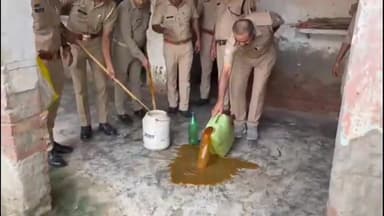 हसनपुर: DM के आदेश के बाद आबकारी विभाग ने गुलामपुर में की कच्ची शराब माफियाओं के खिलाफ ताबड़तोड़ छापेमारी