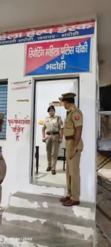 भदोही: भदोही नवागत पुलिस अधीक्षक मीनाक्षी कात्यायन भदोही कोतवालीका मध्य रात्रि में किया औचक निरीक्षण व्यवस्थाएं