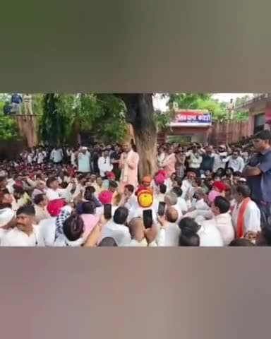 चित्तौड़गढ़: राजस्थान प्रदेश अध्यक्ष भाईसाब c. p joshi जी ने बहन तोला गुर्जर के पक्ष उठाई आवाज # tola gurjar #gujjarmashiyavideo