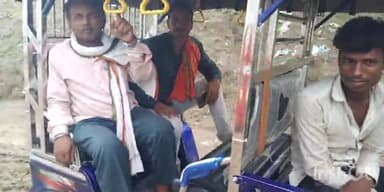 गोगरी: महेशखूंट दुखा टोल से मरीज लेकर आ रहा टोटो गोगरी रेफरल अस्पताल में दुर्घटनाग्रस्त होने से बाल-बाल बचे