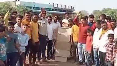 बूंदी: डाबी मंडल भाजपा युवा मोर्चा की ओर सेयुवा मोर्चा मंडल अध्यक्ष के नेतृत्व मेंडाबी में सरकार के खिलाफ कियाविरोध प्रदर्शन