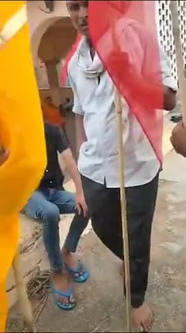 ग्राम दुहाव 👉ब्रज चौरासी कोस की यात्रा पूरी होने पर बलदाऊ में हवन पूजन और झंडा चढ़ाते सभी श्रद्धालु#kartarthakurduhav