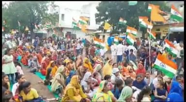 सरदारपुर: तिरला विकासखंड के 21 सेन्टरों से राष्ट्रधर्म लाडली बहना तिरंगा कावड़ यात्रा निकाली गई