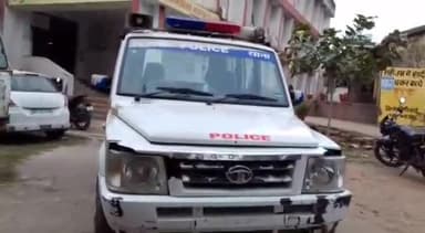 राजगीर: पुलिस ने कुंड क्षेत्र में छापेमारी अभियान चलाते हुए मौके पर शराब के नशे में एक व्यक्ति को गिरफ्तार करके भेजा जेल