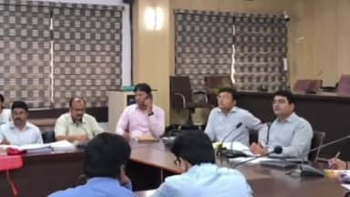 प्रयागराज: संगम सभगार में DM की अध्यक्षता में 15 अगस्त को होने वाले वृक्षारोपण कार्यक्रम की तैयारियों के सम्बंध में बैठक हुई संपन्न