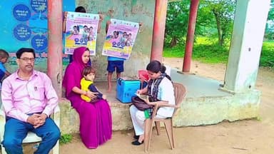 अजयगढ़: अजयगढ़ में मिशन इन्द्रधनुष अभियान का हुआ शुभारंभ 7गंभीर बीमारियों से बचाव हेतु बच्चो,गर्भवती महिलाओं का किया गया टीकाकरण