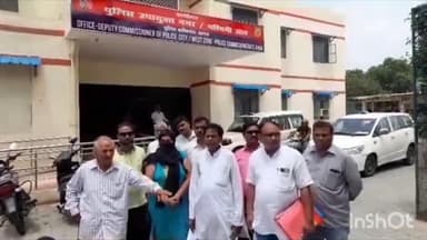 आगरा: एमजी रोड स्थित जिला मुख्यालय पर आरोपी की गिरफ्तारी ना होने पर बाल्मीकि समाज ने डीसीपी सिटी सूरज राय से की मुलाकात