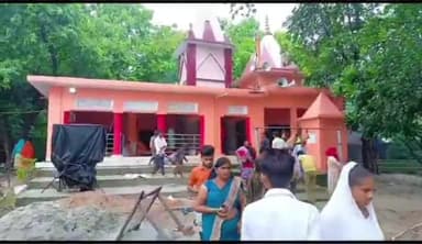 गोंडा: पुरुषोत्तम मास के सोमवार पर सदाशिव के शिव मंदिर समेत अनेक जगह हुई भक्‍तों की भीड़ व शिवालयों में गूंजे हर-हर महादेव