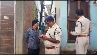 नरसिंहगढ़: नरसिहगढ़ के विजयस्तम्भ के पास घर में पति पत्नी की मौत पत्नी फर्श पर पड़ी मिली पति फांसी के फंदे पर झूलता मिला