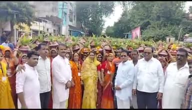 आज चौमहला में पवित्र श्रावण मास पर बोल बम कावड़ यात्रा संघ की ओर से 2151 कलश में 5 नदियों का जल, भस्म रमैया बाबा की झांकियां के साथ जल कलश यात्रा कार्यक्रम में क्षेत्रीय विधायक व भाजपा के पदाधिकारी व कार्यकर्ता मौजूद रहे