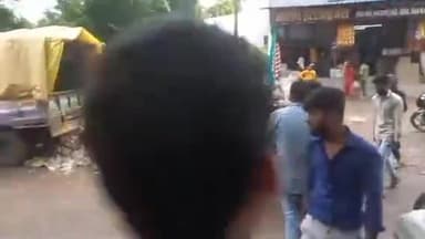 होशंगाबाद नगर: शहर के सतरस्ते से ग्वालटोली के बीच लग रहा है रोड पर सब्जी बाजार को नगर पालिका प्रशासन द्वारा आज हटाया गया