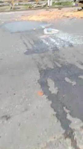 मुरैना नगर: #AB road highway morena 5th batlion 
petrol pump k pas hua bheesad accident