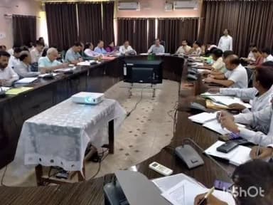 टीकमगढ़: स्वतंत्रता दिवस समारोह की समस्त तैयारियां बेहतर हो, टीकमगढ़ कलेक्टर अवधेश शर्मा ने दिए निर्देश