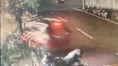 पटना ग्रामीण: नशे में धुत कृषि अधिकारी के बेटा ने बोरिंग रोड में सड़क किनारे लगी दर्जनों बाइक में कार से मारी टक्कर,बाल-बाल बचे लोग