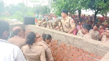 गोरखपुर: चिलुआताल थाना क्षेत्र में 2 दिन से लापता बच्ची का खाली प्लाट में मिला शव