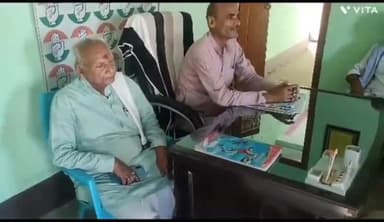 रुन्नी सैदपुर: रुन्नीसैदपुर प्रखंड मुख्यालय स्थित कांग्रेस कार्यालय में कार्यकर्ताओ की बैठक आयोजित ,लिए गए कई निर्णय ।