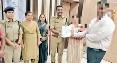 गोंडा: बाल संरक्षण गृह गोंडा में एसपी ने एडॉप्शन रेगुलेशन एक्ट के तहत एक दंपति को संवासित बच्ची को देकर भरी गोद