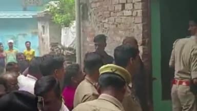 प्रयागराज: राजापुर नलकूप के पास मकान के भूतल में बने गोदाम में लगी भीषण आग, मौके पर पहुंची फायर ब्रिगेड ने आग पर पाया काबू