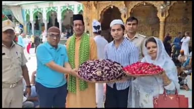 अजमेर: बॉलीवुड अभिनेता सिद्धार्थ पहुंचे दरगाह मखमली चादर व अकीदत के फूल किए पर आने वाली फिल्मों की कामयाबी के लिए मांगी दुआ