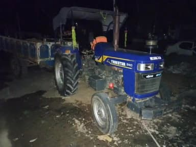 चितरंगी: खुटार चौकी पुलिस ने रेत का अवैध परिवहन करते एक ट्रैक्टर को खुटार बाजार से जब्त कर की कार्रवाई