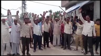 हसनपुर: शाहपुर कला के ग्रामीणों ने नगर पालिका के खिलाफ प्रदर्शन करते हुए कूड़े के वाहनों को रोका