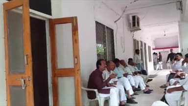 सिरोंज: विदिशा में कांग्रेस के राष्ट्रीय सचिव ने बंद कमरे में उम्मीदवारों से की राय शुमारी,सिरोंज के प्रत्याशी भी पहुंचे