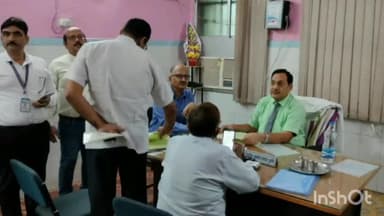 डुमरांव: स्वास्थ्य विभाग के आरडीडी ने की डुमरांव स्थित निजी नर्सिंग होम की जांच, अनुमंडल अस्पताल का किया निरीक्षण