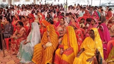 बैरसिया: संत रविदास मंदिर के निर्माण के लिए निकली जा रही समरसता यात्रा के ईटखेड़ी पहुचने पर विष्णु खत्री ने किया स्वागत सम्मान