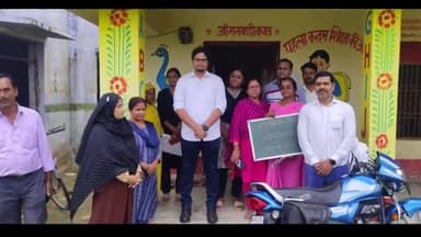 उतरौला: मुख्य विकास अधिकारी संजीव कुमार मौर्य ने रैगांवां में आयोजित एनीमिया कैंप का किया निरीक्षण