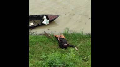 गोरखपुर: चिलुआताल थाना क्षेत्र के मजनू चौकी अंतर्गत मछुआरे को मिला अज्ञात युवती का शव, जांच में जुटी पुलिस