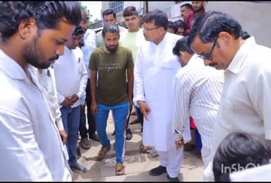 ग्वालियर गिर्द: ऊर्जा मंत्री तोमर ने उपनगर ग्वालियर की विभिन्न बस्तियों में पहुंचे, समस्याओं के निराकरण के लिए अधिकारियों को दिए निर्देश