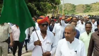 बाड़मेर: विश्व आदिवासी दिवस पर बाड़मेर जिला मुख्यालय पर महा रैली का हुआ आयोजन, बड़ी संख्या में आदिवासी समुदाय के लोग रहे उपस्थित