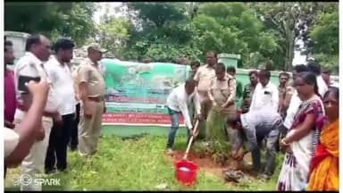 ଦୈତାରୀ: ଆଜାଦି କା ଅମୃତ ମହୋତ୍ସବ ଅବସରରେ ବନ ବିଭାଗ ପକ୍ଷରୁ ବରେଇଗୋଡାଠାରେ ବୃକ୍ଷରୋପଣ କାର୍ଯ୍ୟକ୍ରମ ଅନୁଷ୍ଠିତ