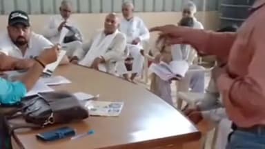 रेवाड़ी: रेवाड़ी के सेक्टर 1 कार्यालय पर भाजपा नेता सतीश खोला ने कैंप लगाया, लोगों की सुनी जन समस्याएं